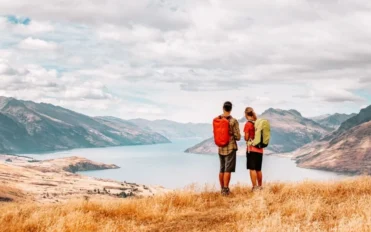 Destinations-in-the-World-for-an-Unforgettable-Adventure-Queenstown_Spotmatik_AdobeStock_495517720-1024x576